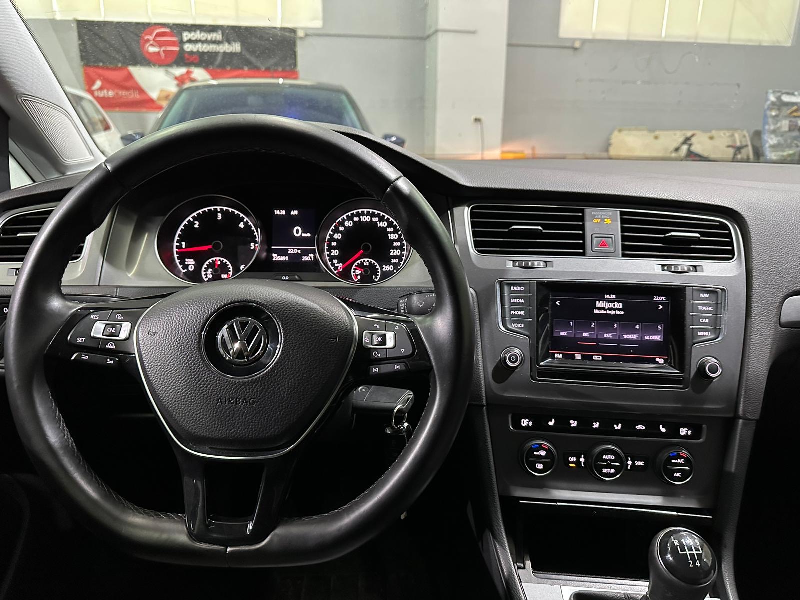 VF GOLF VII 1.6 TDI, 2013 GOD, ALU FELGE, NAVIGACIJA