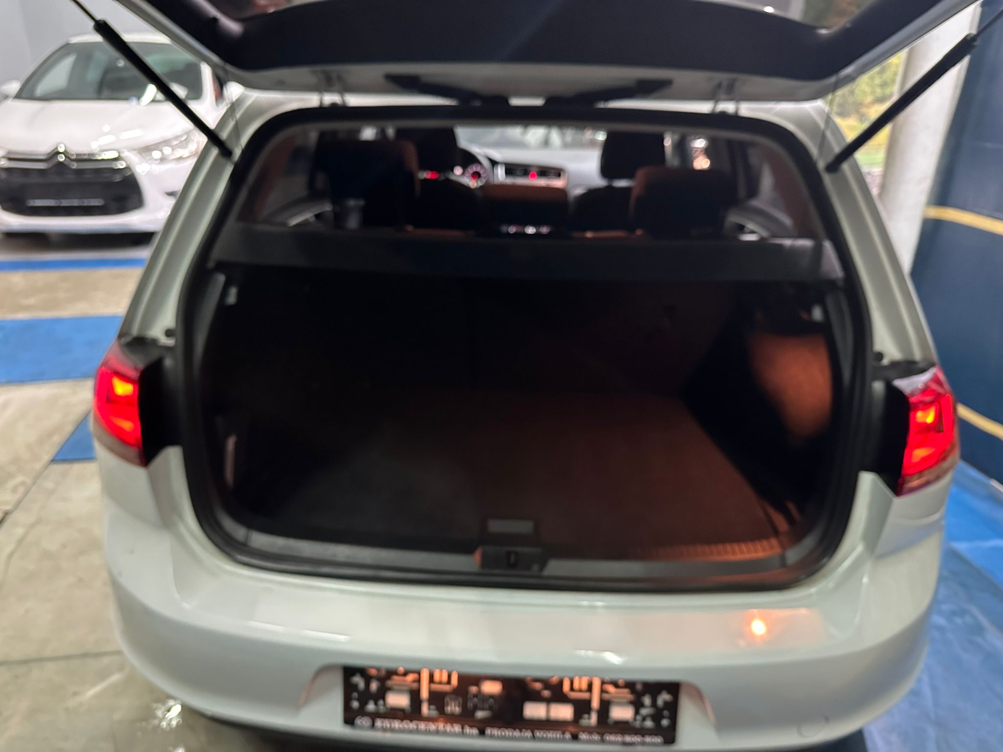 VW GOLF 2014 GOD, 1.6 TDI BLUEMOTION,3 KLJUČA,ZIMSKE