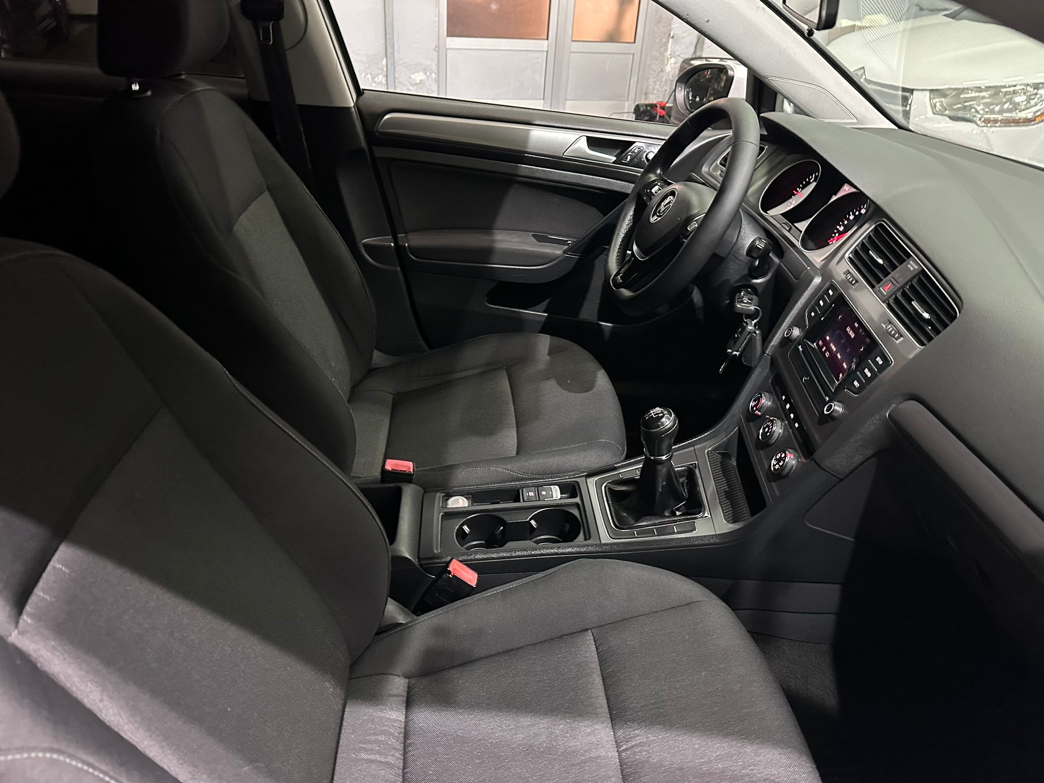 VW GOLF 2014 GOD, 1.6 TDI BLUEMOTION,3 KLJUČA,ZIMSKE