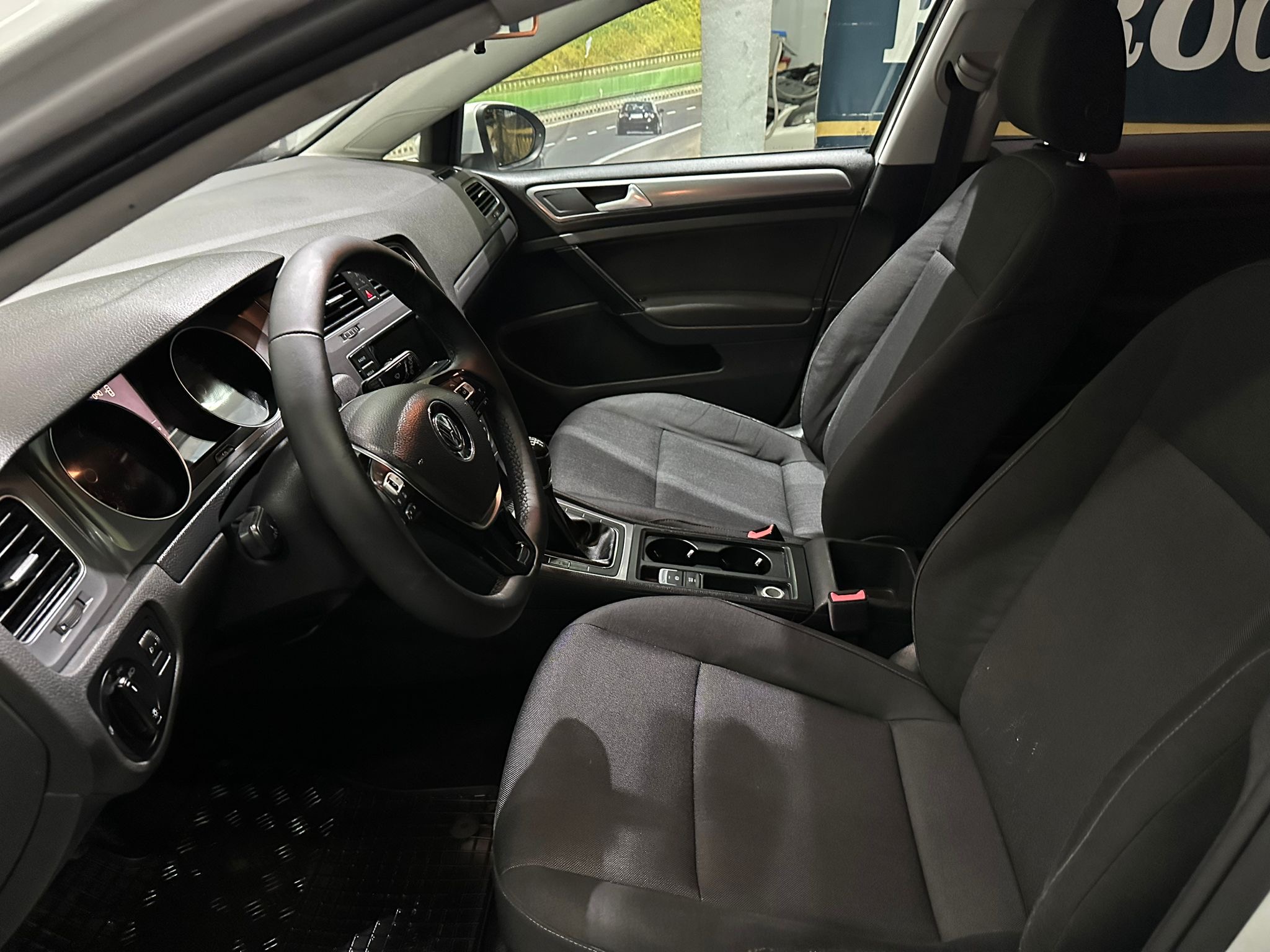 VW GOLF 2014 GOD, 1.6 TDI BLUEMOTION,3 KLJUČA,ZIMSKE