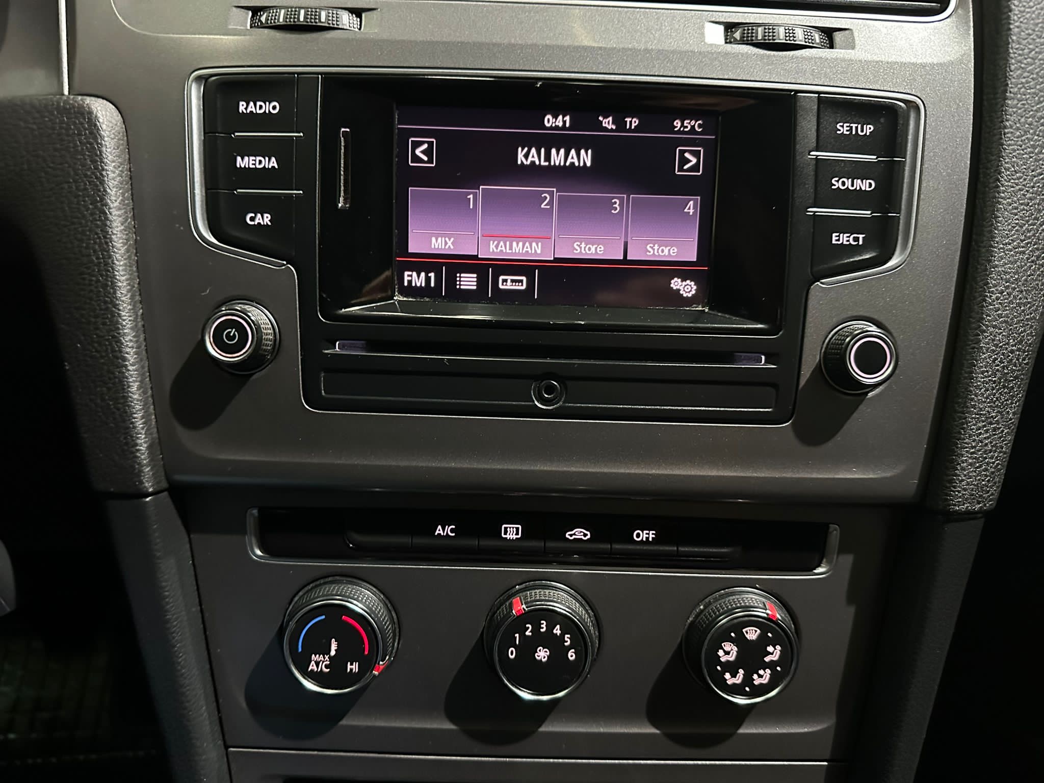 VW GOLF 2014 GOD, 1.6 TDI BLUEMOTION,3 KLJUČA,ZIMSKE