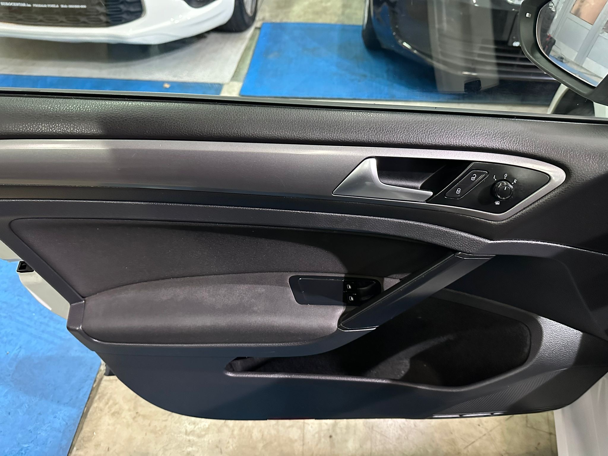 VW GOLF 2014 GOD, 1.6 TDI BLUEMOTION,3 KLJUČA,ZIMSKE