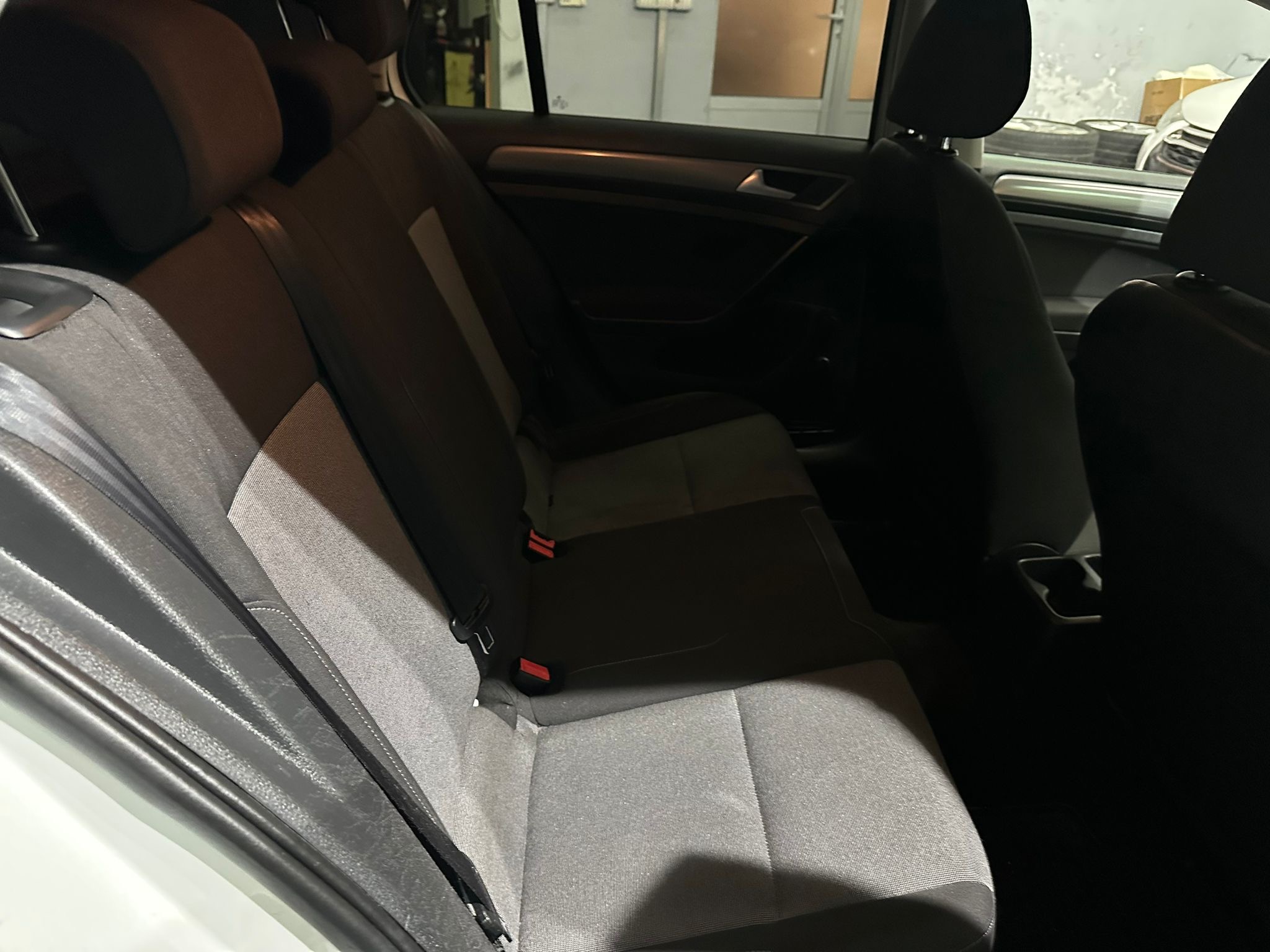 VW GOLF 2014 GOD, 1.6 TDI BLUEMOTION,3 KLJUČA,ZIMSKE