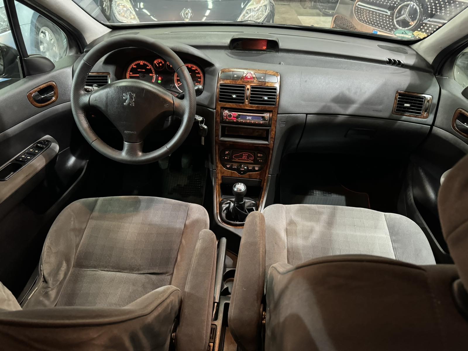 PEUGEOT 307 2.0 HDI, 2001 GODINA, KLIMA,2 KLJUČA