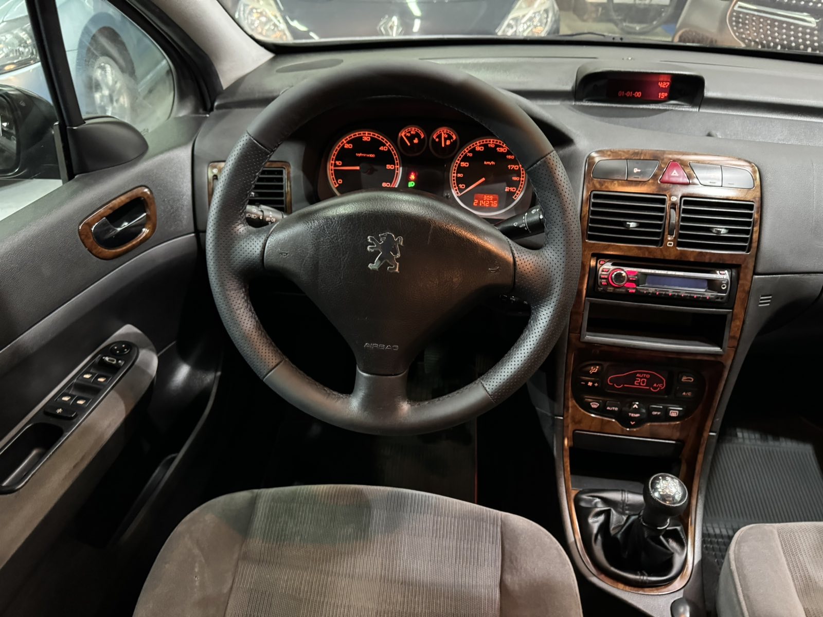 PEUGEOT 307 2.0 HDI, 2001 GODINA, KLIMA,2 KLJUČA