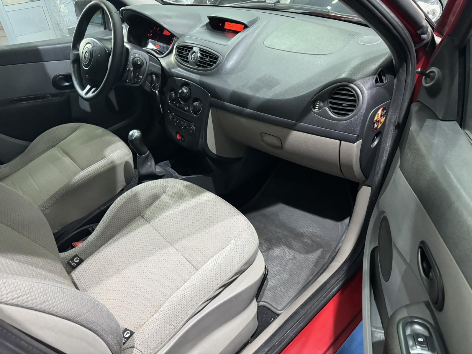 RENAULT CLIIO 1.2i , 2006 GODINA, REGISTROVAN