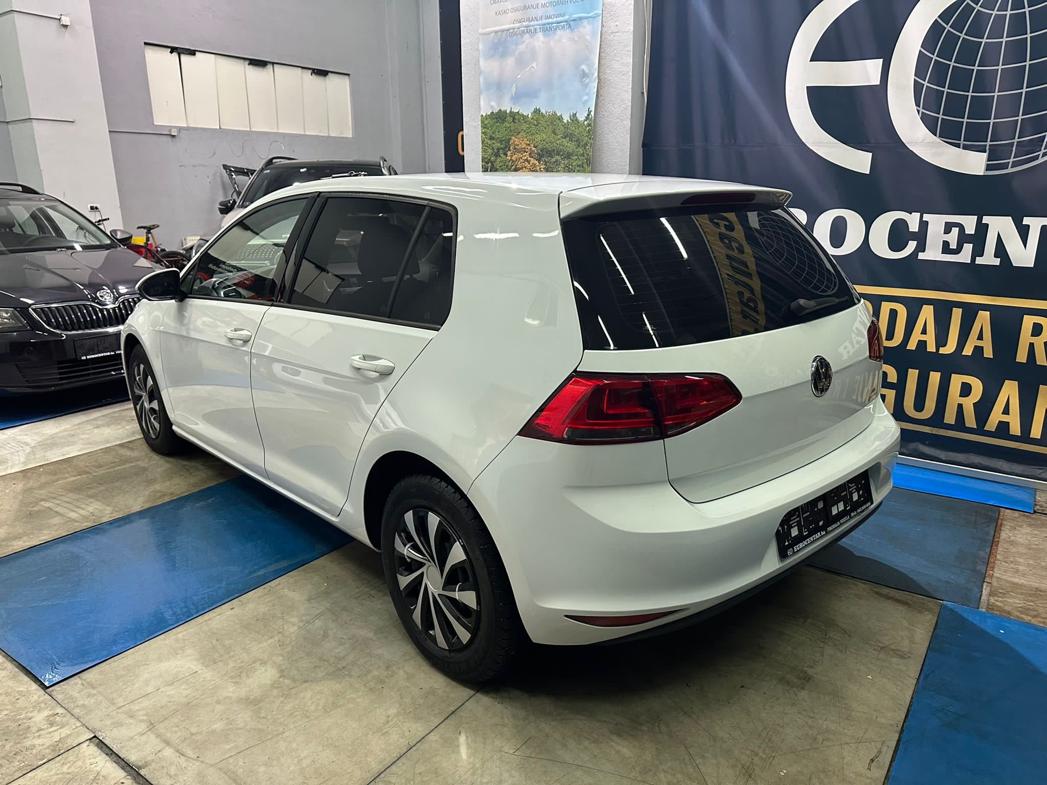 VW GOLF 2014 GOD, 1.6 TDI BLUEMOTION,3 KLJUČA,ZIMSKE