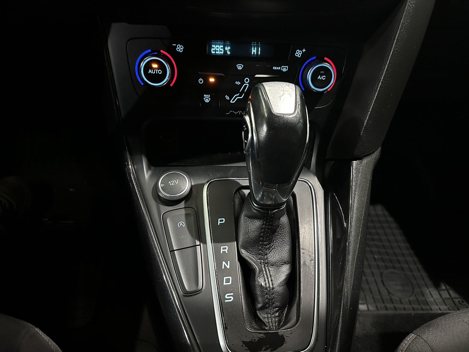 FORD FOCUS 1.5 TDCI, 2015 GODINA, AUTOMATIK