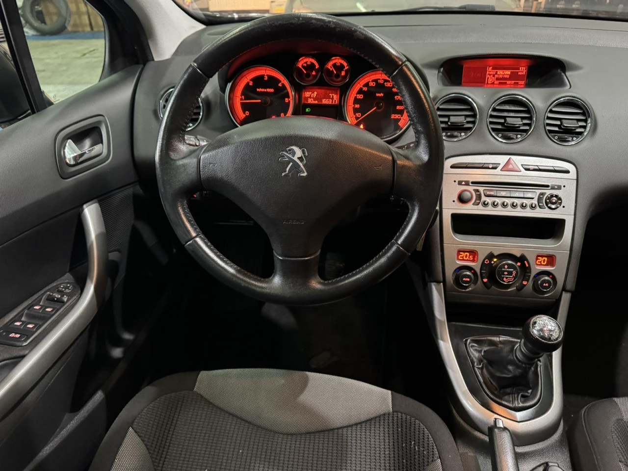 PEUGEOT 308 SW 1.6 HDI,2012 GOD, PANORAMA, KLIMA