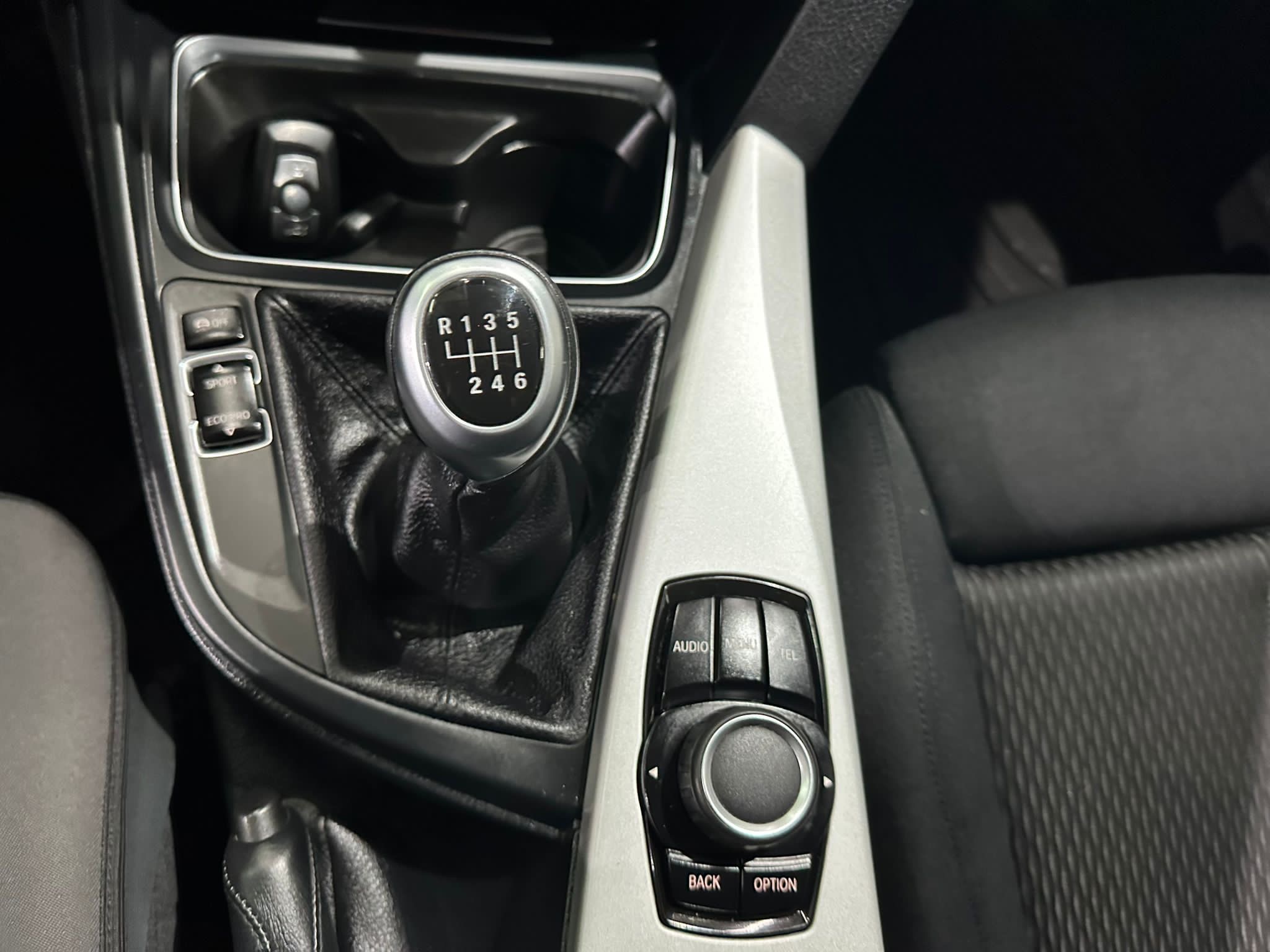 BMW 320d , 2012 GODINA, XENONI, ALU FELGE