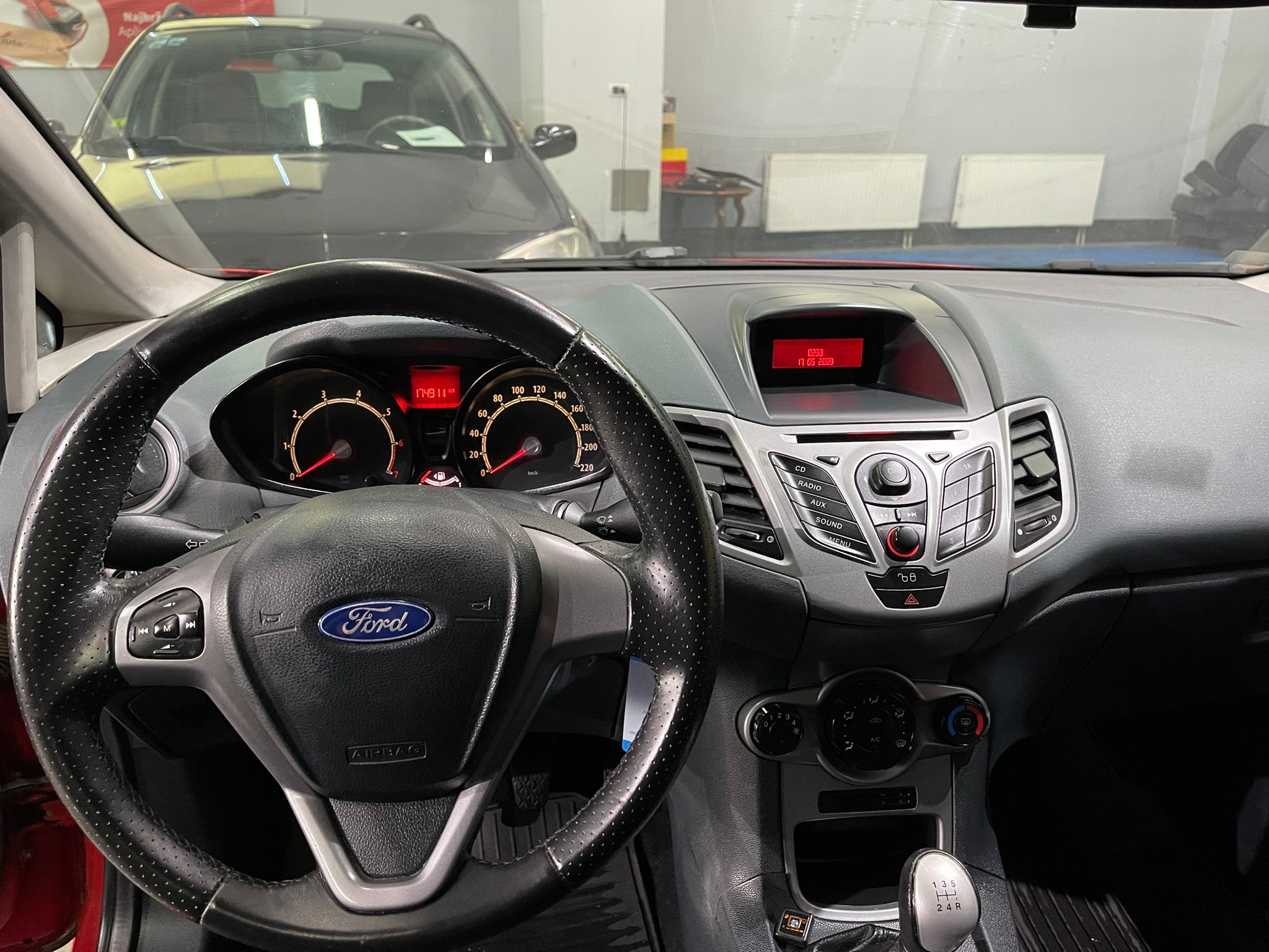 FORD FIESTA 1.2L DOHC ,LPG, 2009 GOD, REGISTROVAN