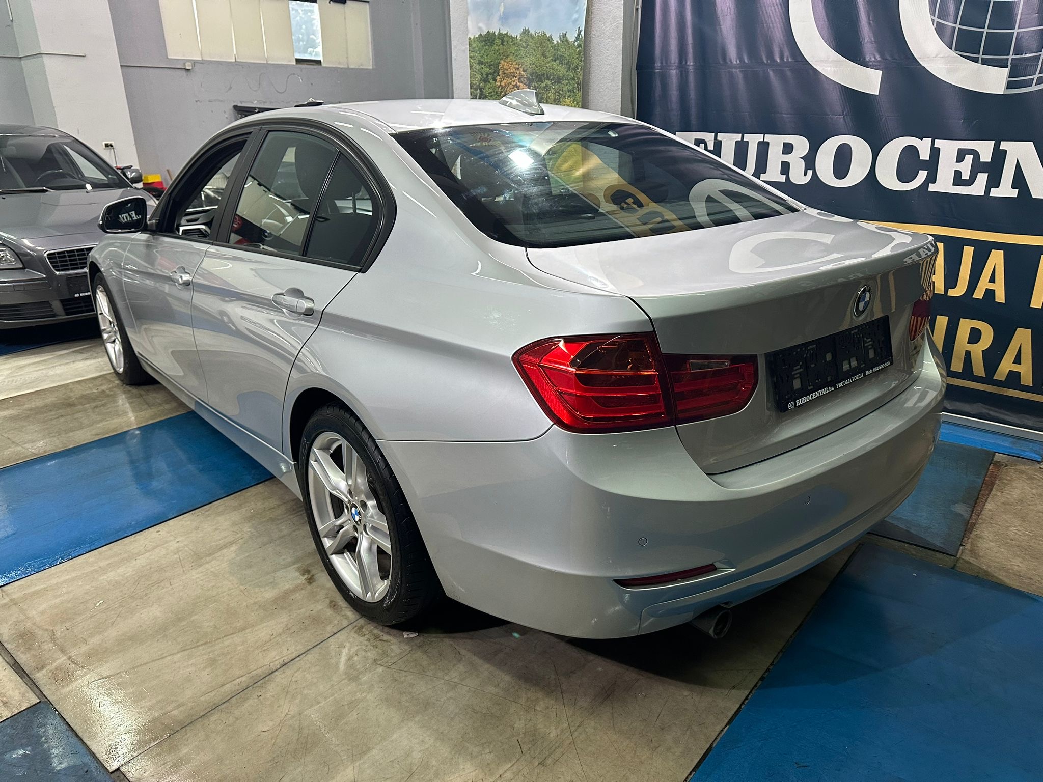BMW 320d , 2012 GODINA, XENONI, ALU FELGE
