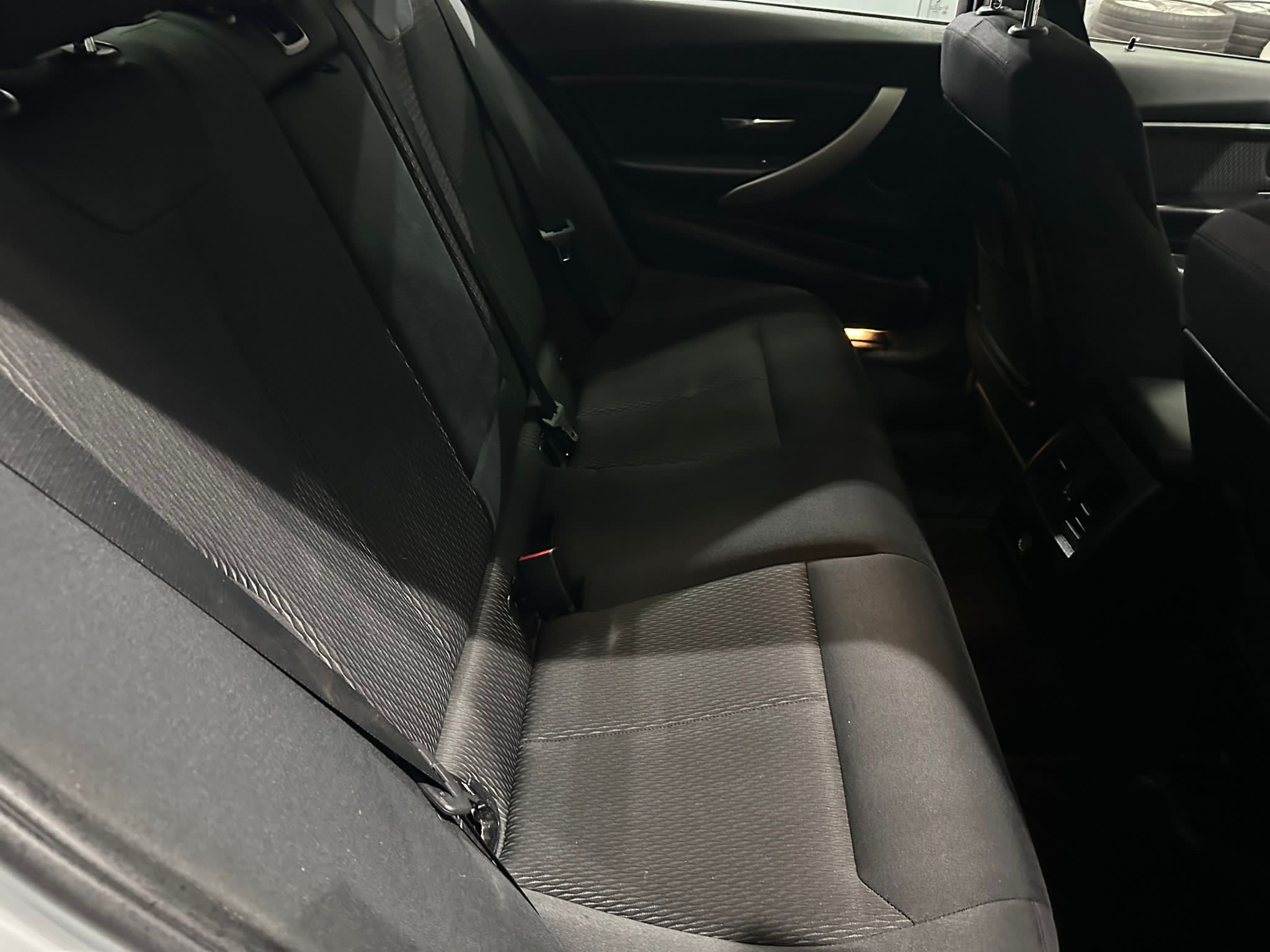 BMW 320d , 2012 GODINA, XENONI, ALU FELGE