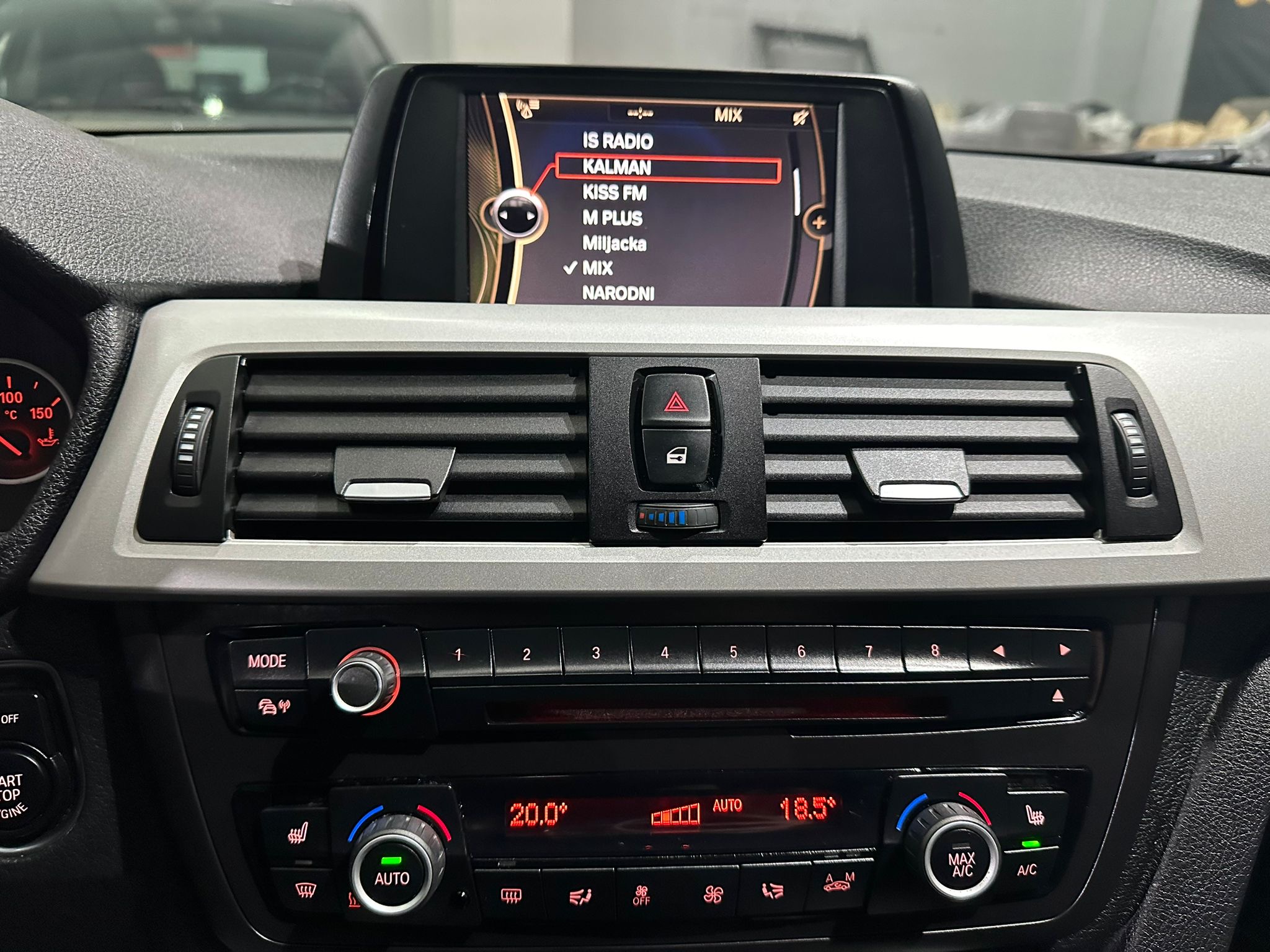 BMW 320d , 2012 GODINA, XENONI, ALU FELGE
