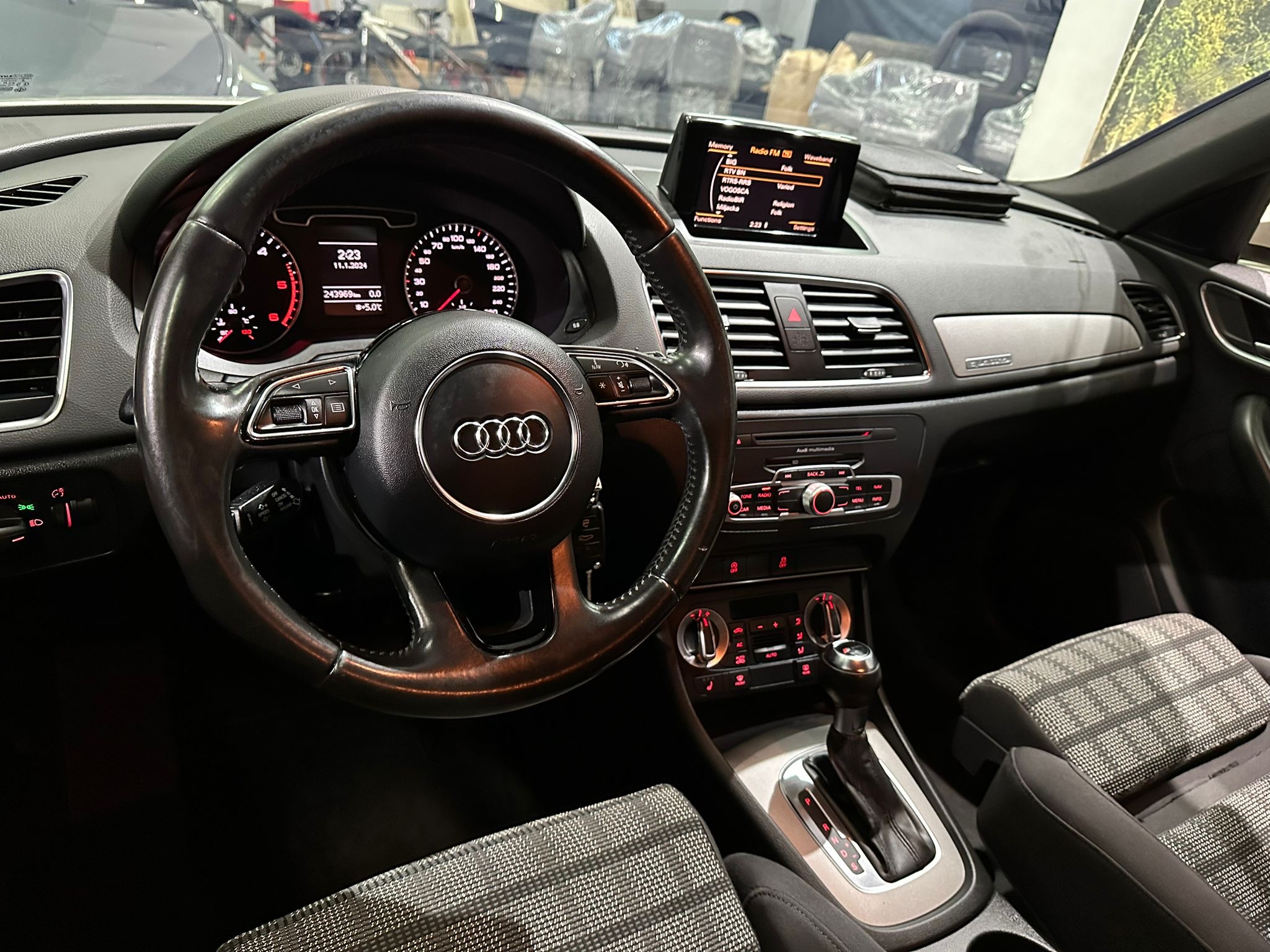 AUDI Q3 2.0 TDI QUATTRO, S-TRONIC, 2012 GOD, LED-XENONI