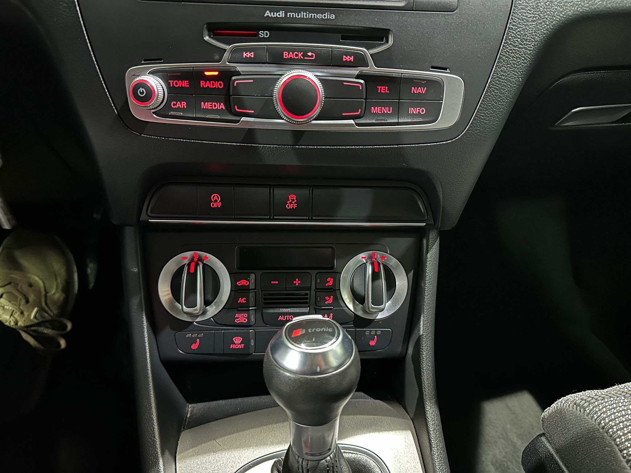 AUDI Q3 2.0 TDI QUATTRO, S-TRONIC, 2012 GOD, LED-XENONI