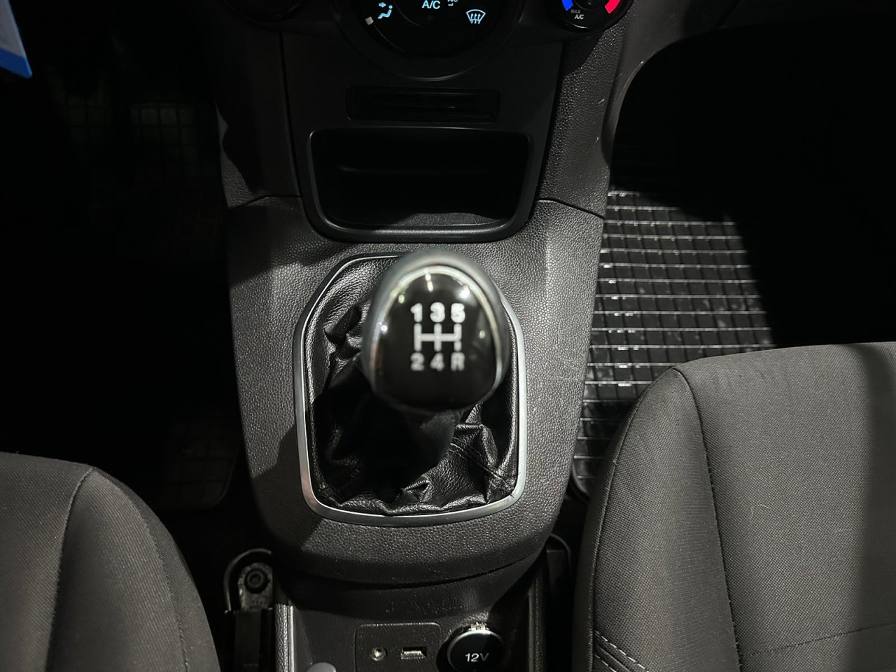 FORD FIESTA 1.6 TDCI, 2013 GODINA, KLIMA,NAVIGACIJA