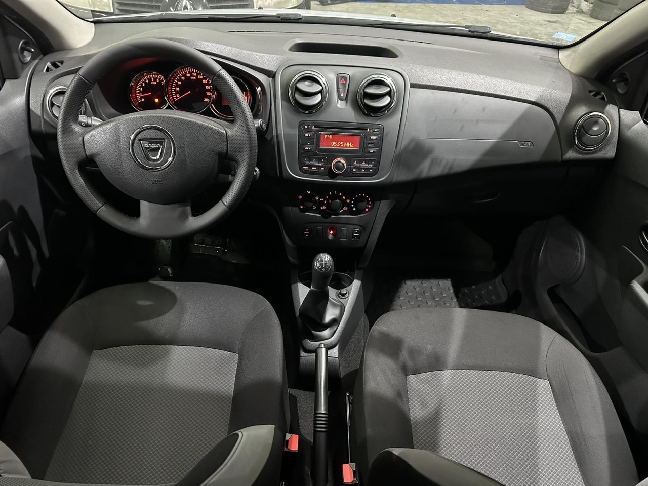 DACIA LOGAN 1.2 BENZIN, 2016 GODINA,KLIMA