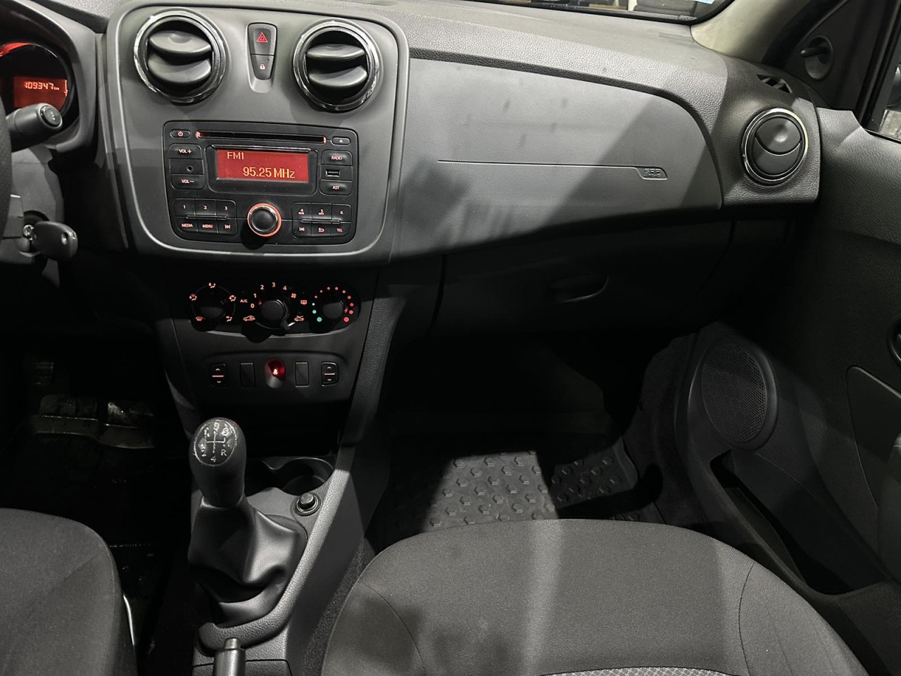 DACIA LOGAN 1.2 BENZIN, 2016 GODINA,KLIMA