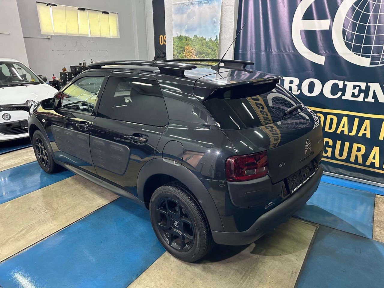 CITROEN C4 CACTUS 1.2 PureTech ,2015 GOD, NAVIGACIJA