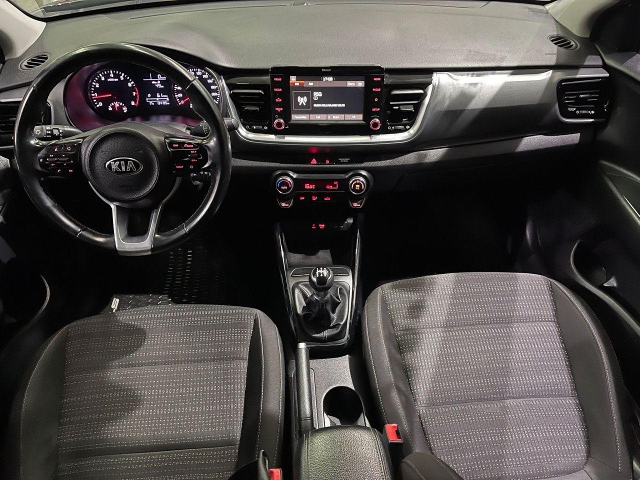 KIA STONIC 1.3 BENZIN,REGISTROVANA 11/2024