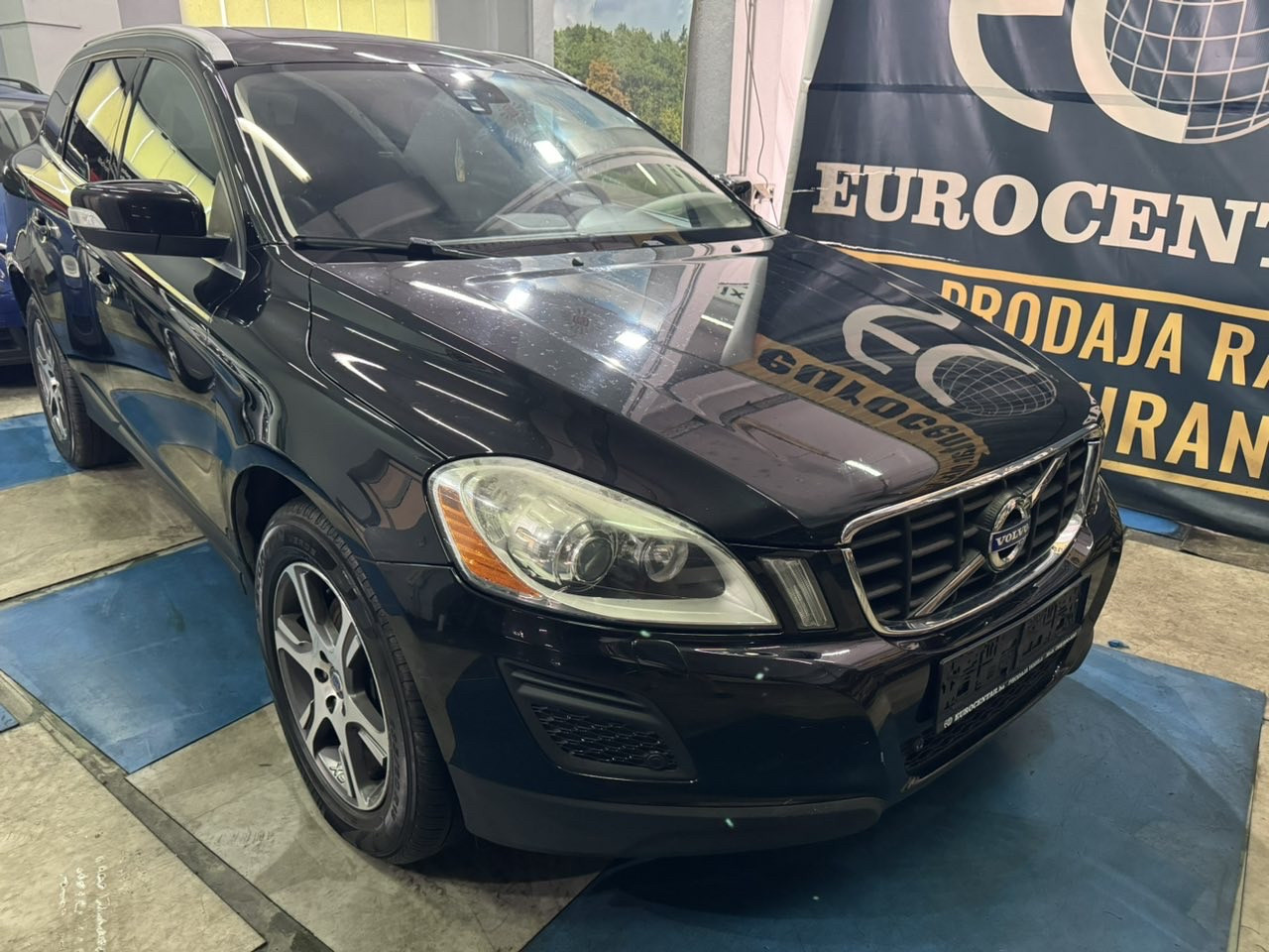 VOLVO XC60 D3 AWD, 2011 GOD, XENONI, ŠIBER, KLIMA