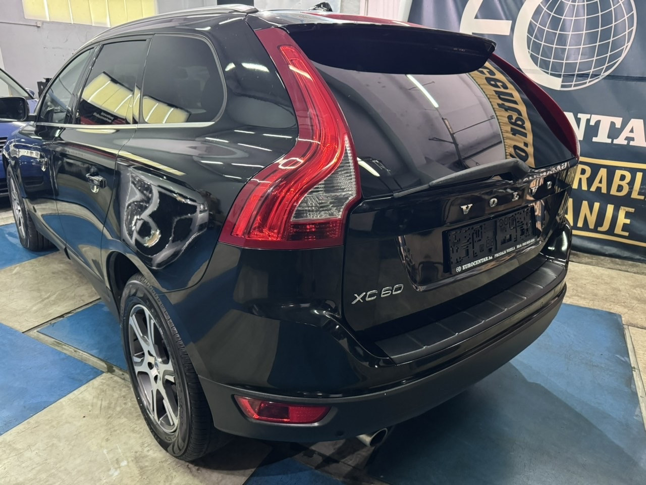 VOLVO XC60 D3 AWD, 2011 GOD, XENONI, ŠIBER, KLIMA