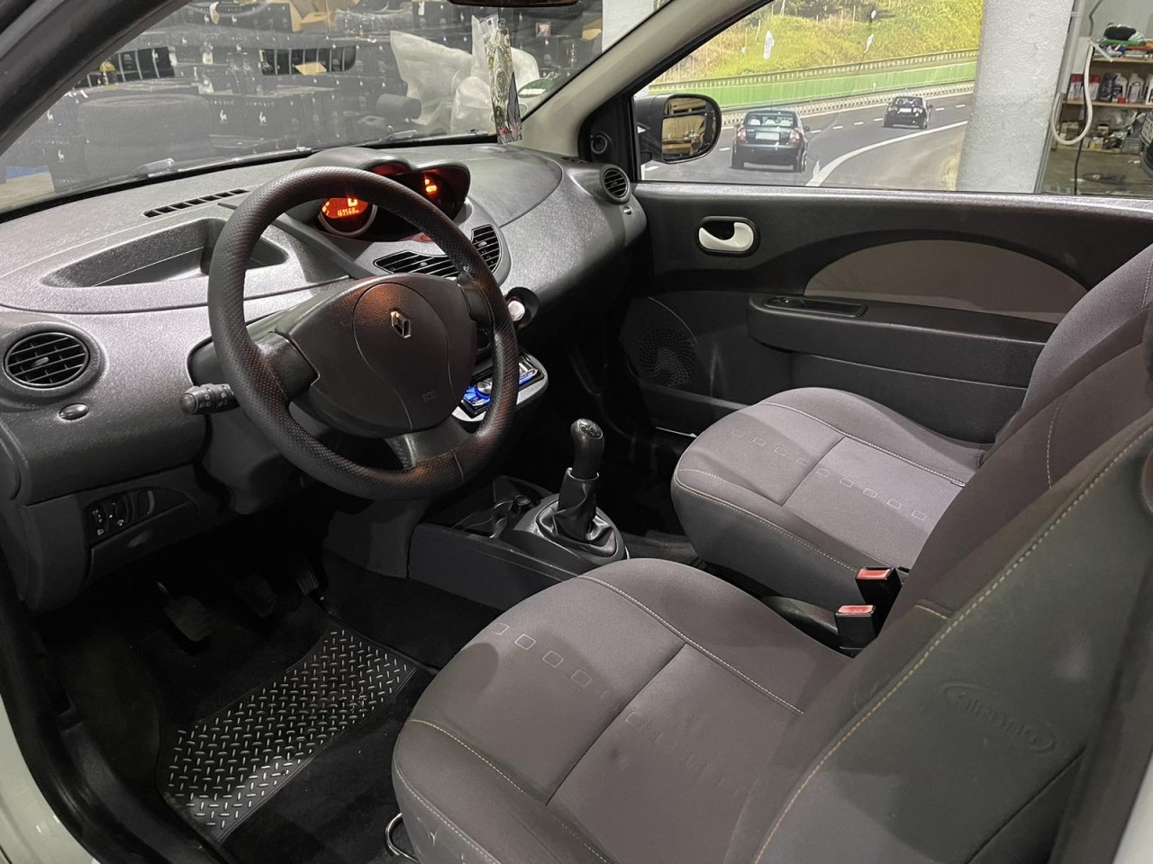 RENAULT TWINGO 1.5 DCI, 2011 GODINA, KLIMA, ALU FELGE