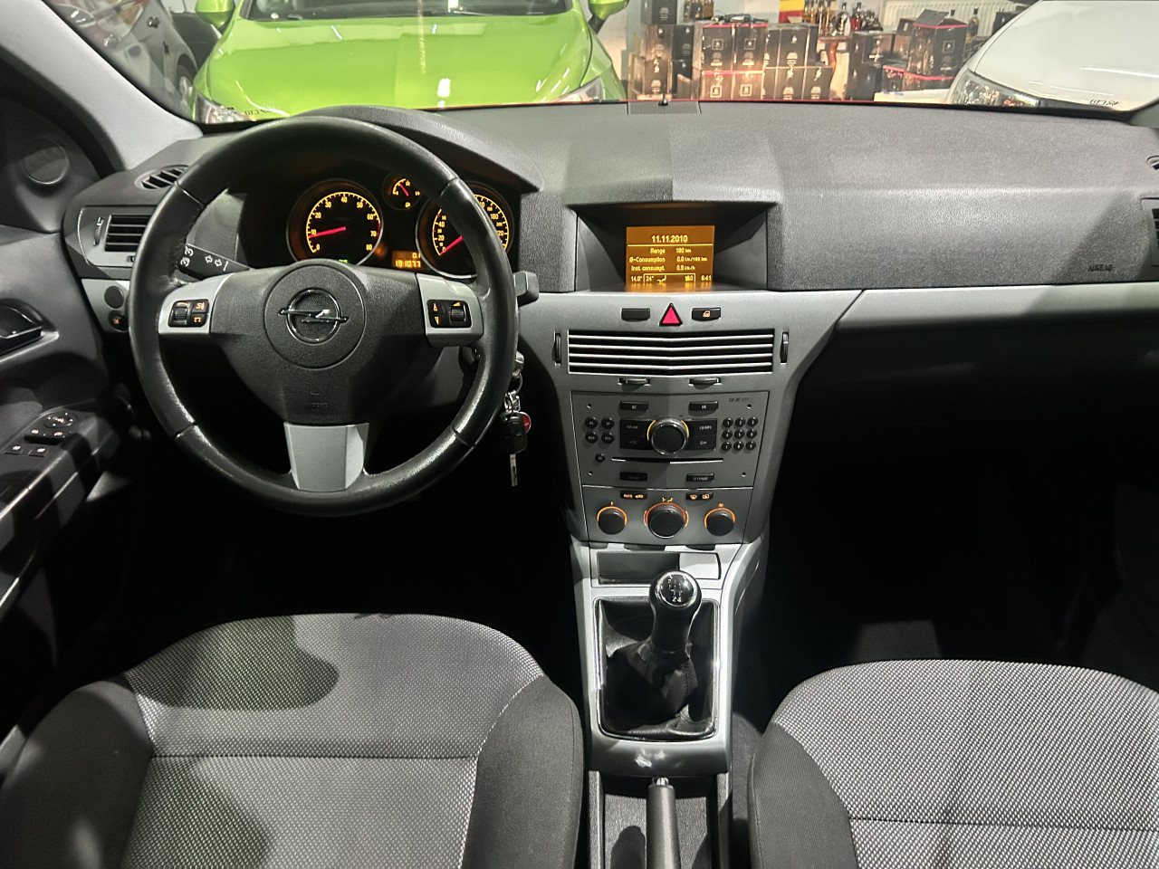 OPEL ASTRA GTC 1.6i, 2012 GODINA, KLIMA,TEMPOMAT