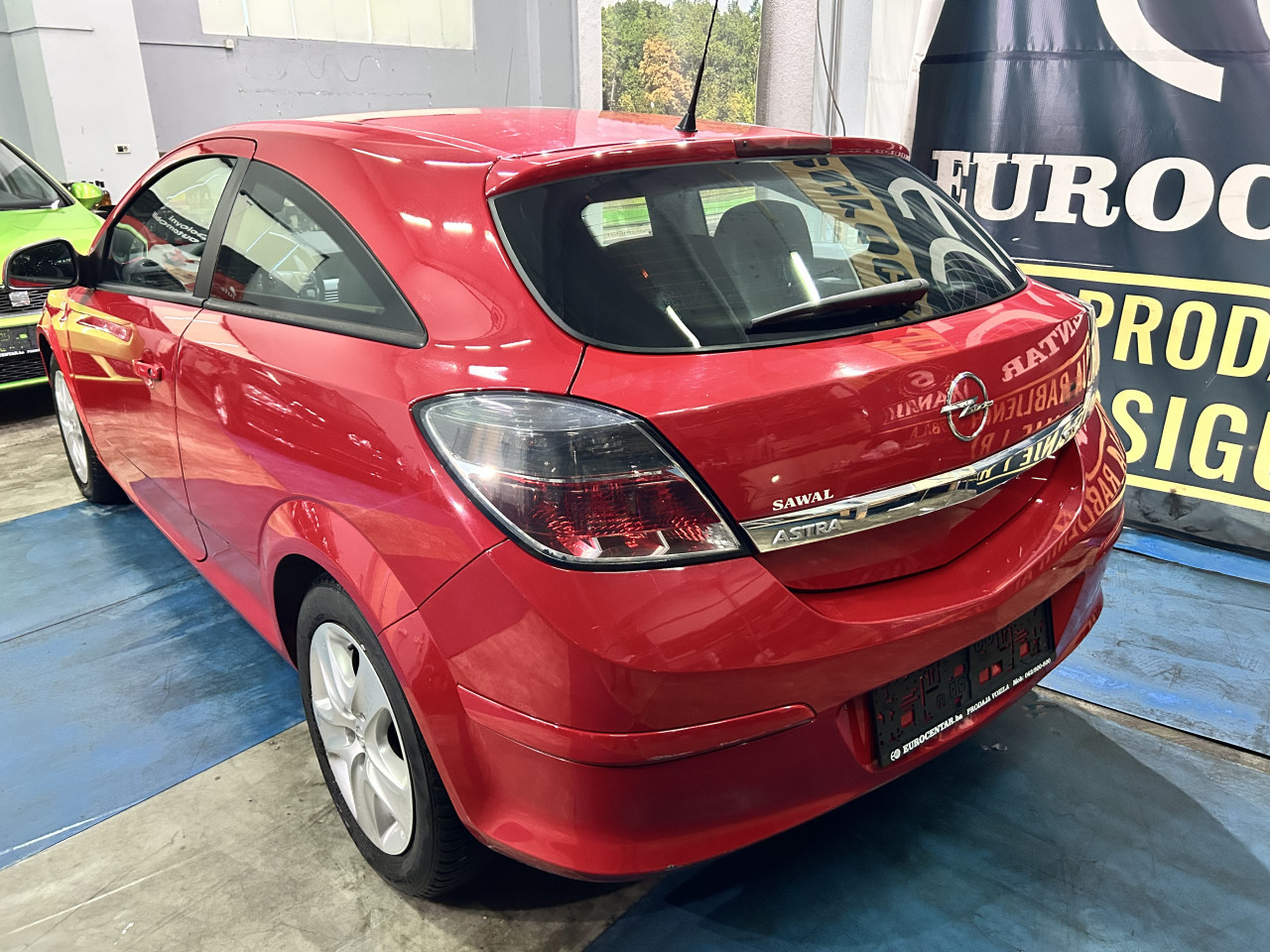 OPEL ASTRA GTC 1.6i, 2012 GODINA, KLIMA,TEMPOMAT