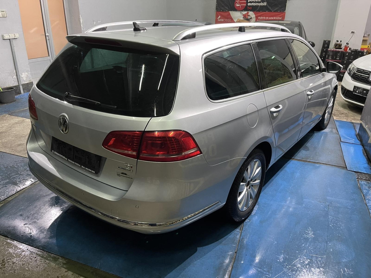 VW PASSAT 1.6 TDI SW HIGHLINE, 2013 GOD, XENONI,ŠIBER