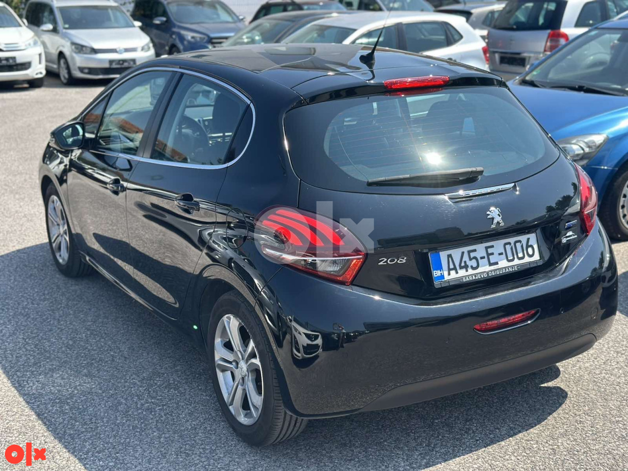 PEUGEOT 208 1.2i PURETECH, 2017 GOD, 34000 PREŠAO,REGISTROVAN